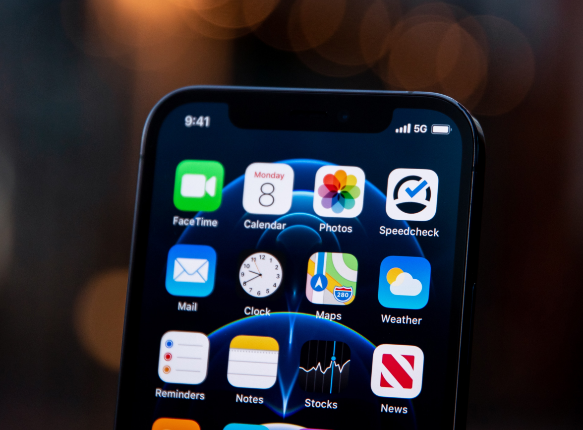 陈场镇苹果手机维修分享为什么 iPhone 12 在冬季会自动关机 