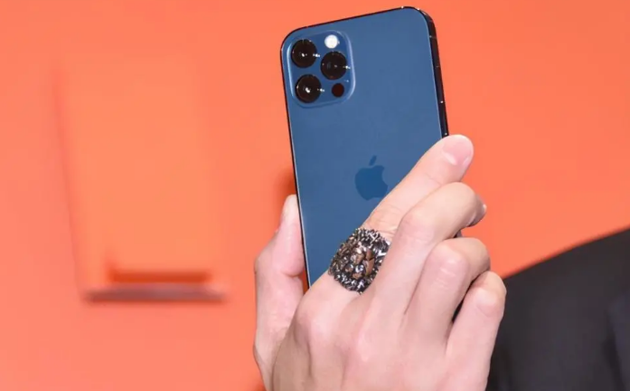 陈场镇苹果手机维修分享iPhone12系列重启方法教程 