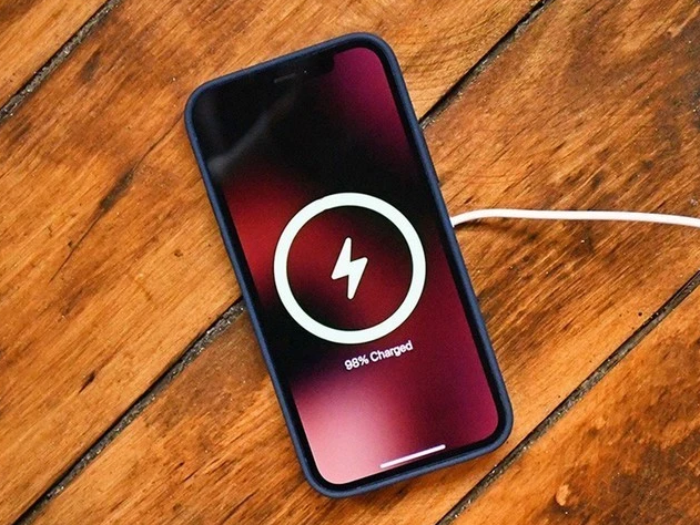 陈场镇苹果手机维修分享iPhone 12可以随便充电吗 